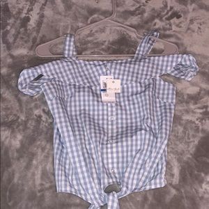 Cute camisole/ off the shoulder look brand new!!!